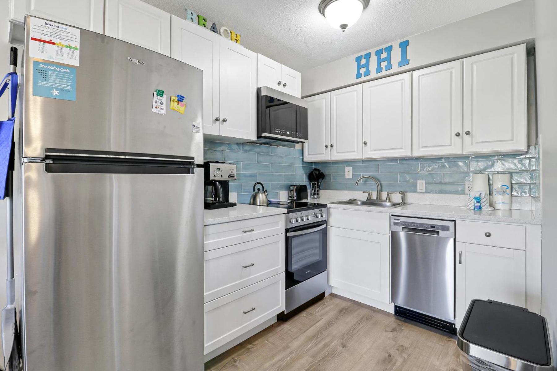 The Breakers #220 Beach Condo, Beautiful Ocean View At Coligny Beach, 4 N Forest Beach Drive Hilton Head, Walk To All Shops Restaurants, Renovated Jan 2024, Vacation Rental Hhi Llc Hilton Head Island Exterior foto