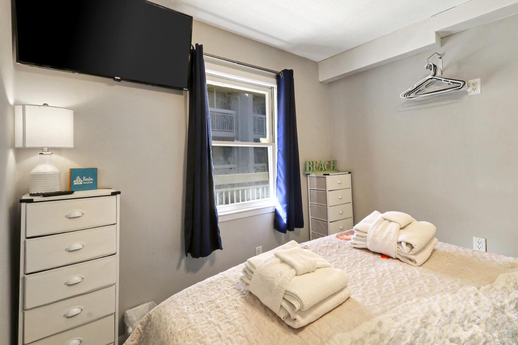 The Breakers #220 Beach Condo, Beautiful Ocean View At Coligny Beach, 4 N Forest Beach Drive Hilton Head, Walk To All Shops Restaurants, Renovated Jan 2024, Vacation Rental Hhi Llc Hilton Head Island Exterior foto